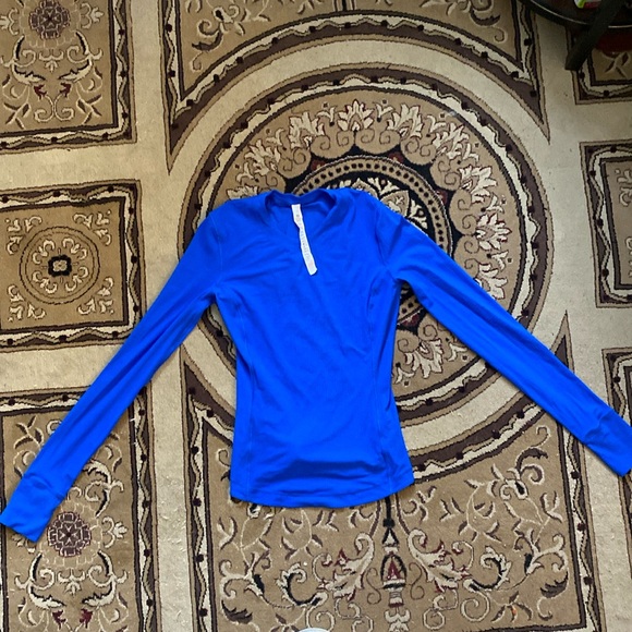 Lululemon Ventilated MeshBack Running Long Sleeve
Blazer Tone Blue - size 2 - Picture 5 of 7